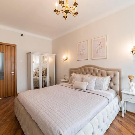 E. D. Angel Wing Apartment Шяуляй Екстер'єр фото